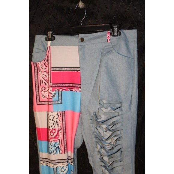 Women's Multi-Colored Bandana Patched Jeans With Pre Cut Rips Size 2XL - Picture 2 of 9